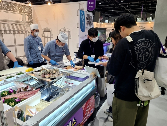 19일 서울 강서구 코엑스 마곡 르웨스트에서 열린 ‘컬리푸드페스타’ 현장 보물섬 부스. 정석준 기자