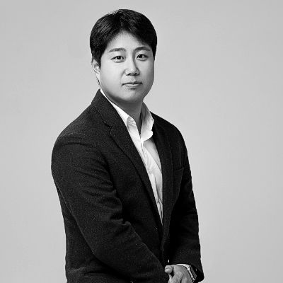 이충호 흑백 400.jpg